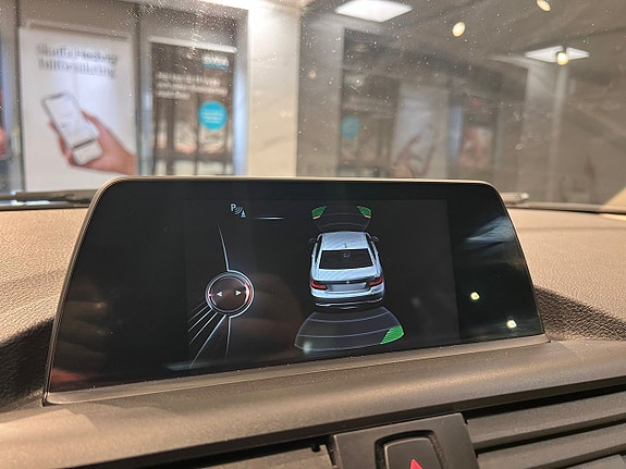 BMW 220i 16 of 22