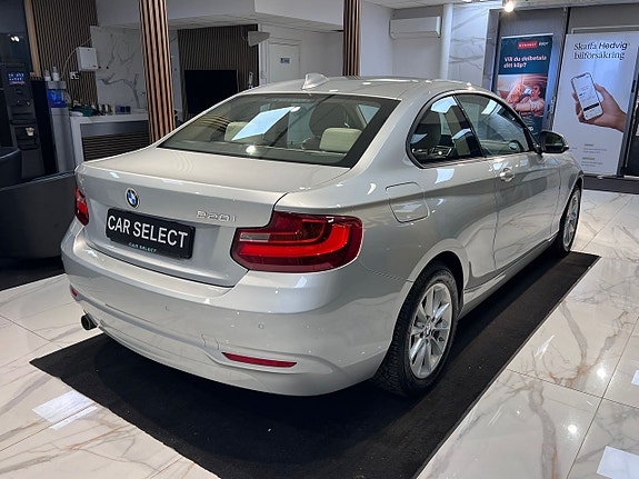 BMW 220i 6 of 22
