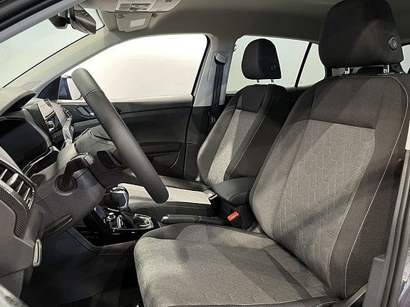 Volkswagen T-Cross 5 of 10
