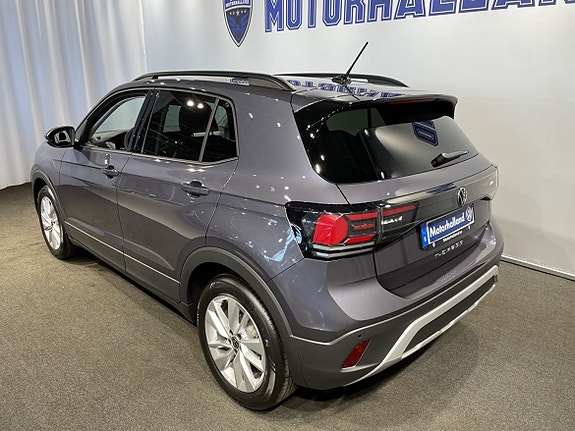 Volkswagen T-Cross 3 of 10