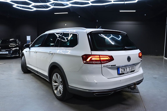 Volkswagen Passat Alltrack 6 of 25