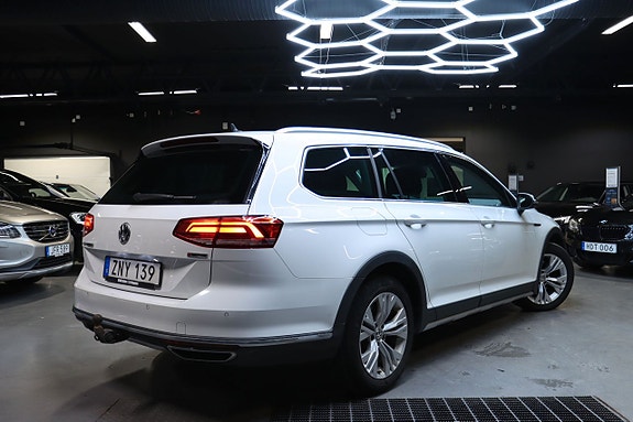 Volkswagen Passat Alltrack 7 of 25