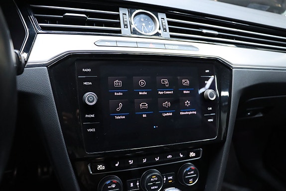 Volkswagen Passat Alltrack 24 of 25