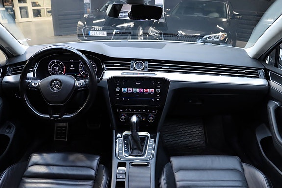 Volkswagen Passat Alltrack 19 of 25