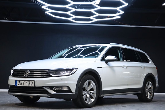 Volkswagen Passat Alltrack 8 of 25