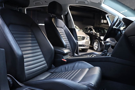 Volkswagen Passat Alltrack 11 of 25