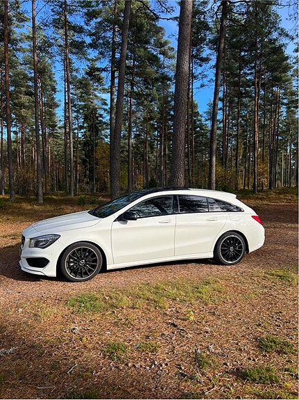 Mercedes-Benz CLA220 d 2 of 5