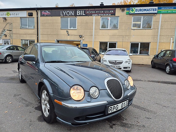 Jaguar S-TYPE