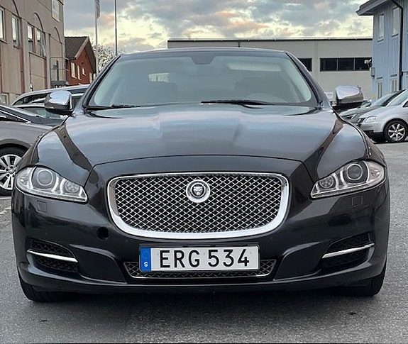 Jaguar XJ