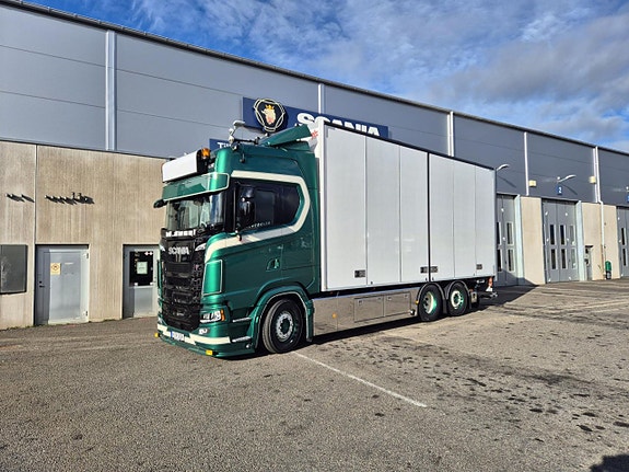 Scania S560 B6x2*4NB