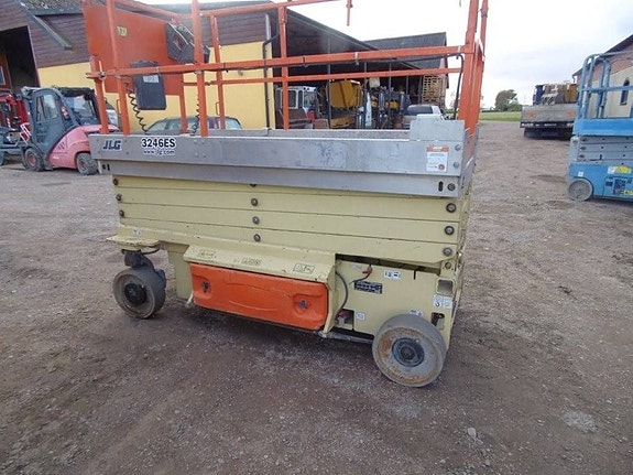 JLG 3245 ES