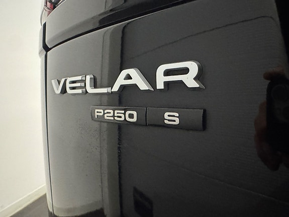 Land Rover Range Rover Velar 9 of 30