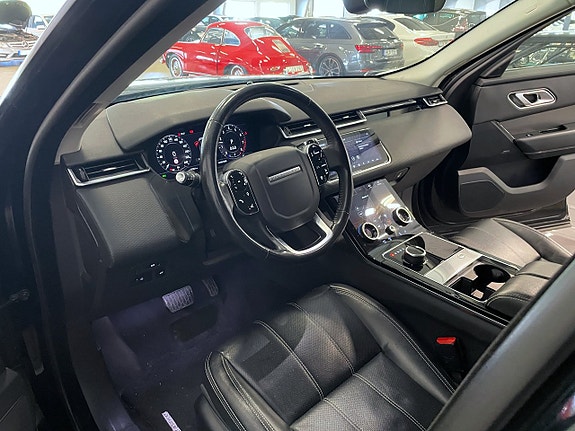 Land Rover Range Rover Velar 11 of 30