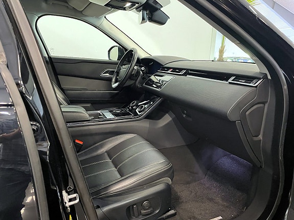 Land Rover Range Rover Velar 15 of 30