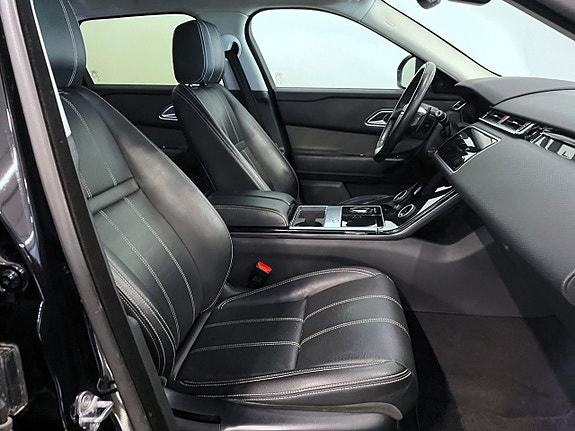 Land Rover Range Rover Velar 14 of 30