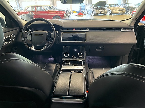 Land Rover Range Rover Velar 16 of 30