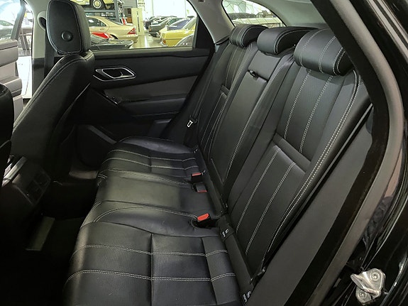 Land Rover Range Rover Velar 26 of 30