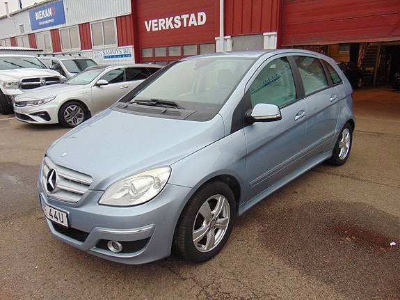 Mercedes-Benz B200