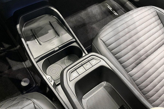 Kia EV4 12 of 14