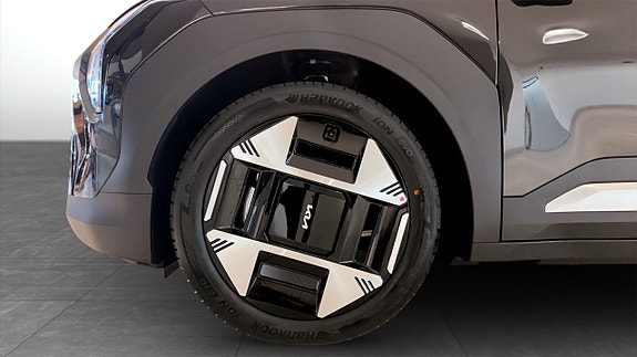 Kia EV3 9 of 12