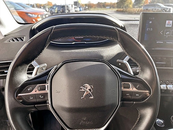 Peugeot 3008 8 of 16