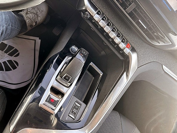 Peugeot 3008 11 of 16