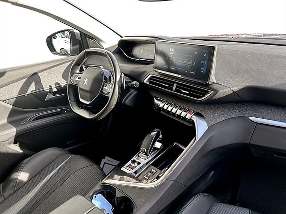 Peugeot 3008 12 of 16