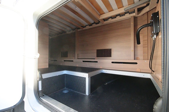 Adria Coral Plus 670 SLT. Fiat 6D 2,3 44 H (160 Hk) 7 of 18