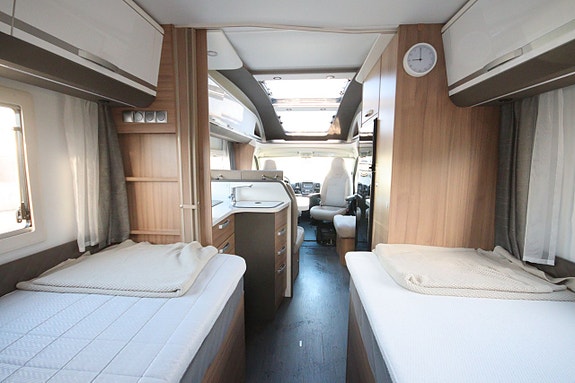 Adria Coral Plus 670 SLT. Fiat 6D 2,3 44 H (160 Hk) 14 of 18
