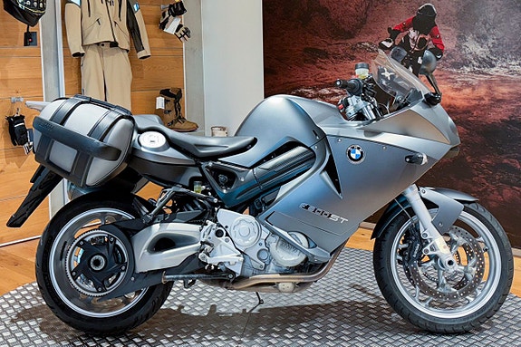 BMW F 800 ST|ABS bromsar|Värmehandtag|Lågsadel|Sidoväskor|