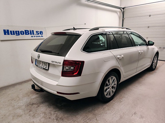 Skoda Octavia 2 of 5