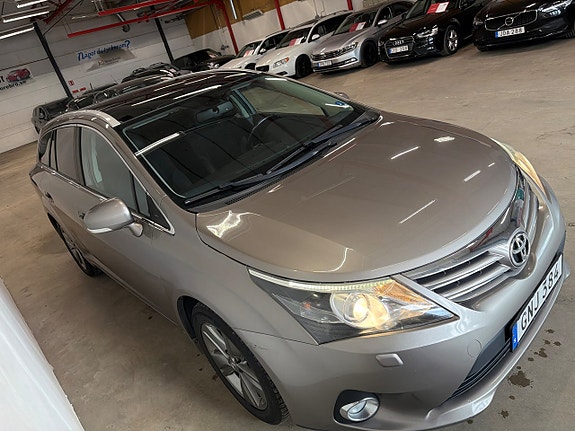 Toyota Avensis 7 of 12
