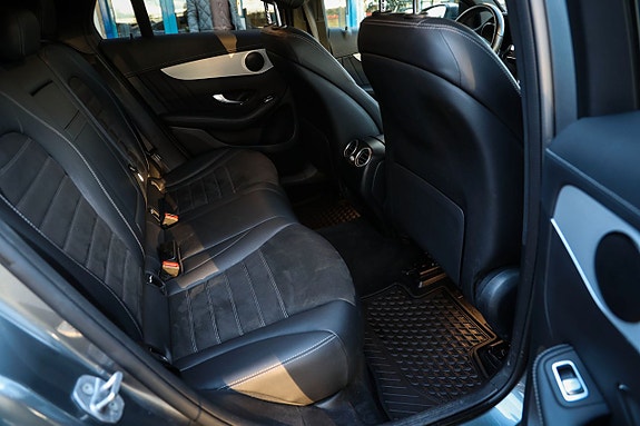 Mercedes-Benz GLC300 de 10 of 13