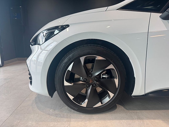 Cupra Born 17 of 17