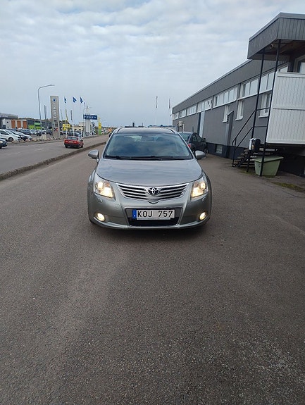 Toyota Avensis 7 of 11