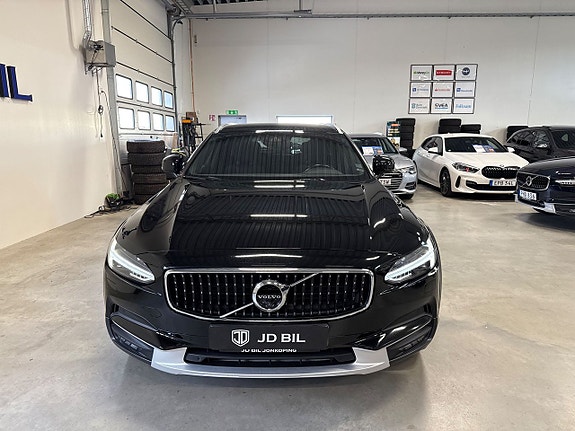 Volvo V90 Cross Country 4 of 5