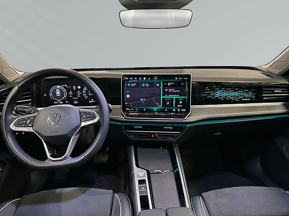 Volkswagen Passat 7 of 10