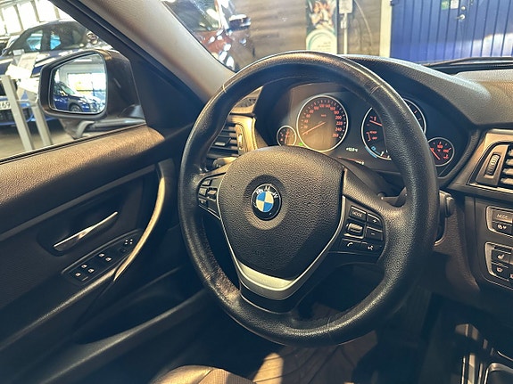 BMW 320 12 of 23