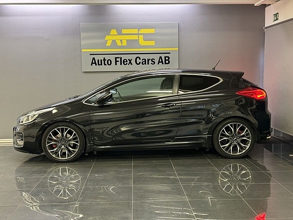 Kia ProCeed 2 of 5