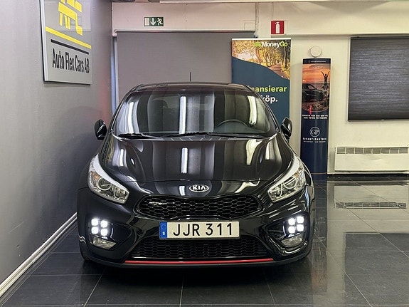 Kia ProCeed 3 of 5