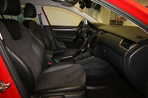 Skoda Octavia Scout 14 of 25