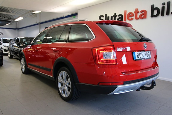 Skoda Octavia Scout 6 of 25