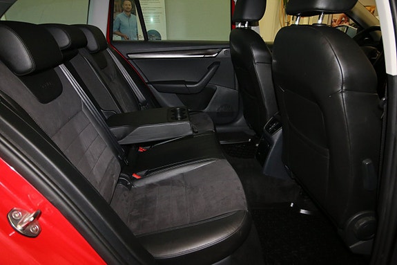 Skoda Octavia Scout 13 of 25