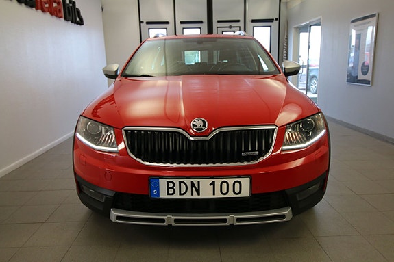 Skoda Octavia Scout 3 of 5