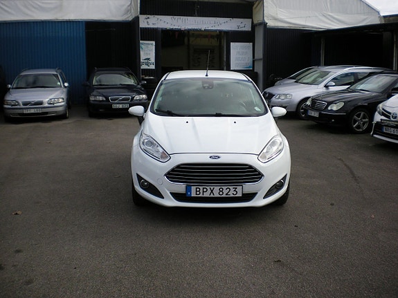 Ford Fiesta 3 of 5