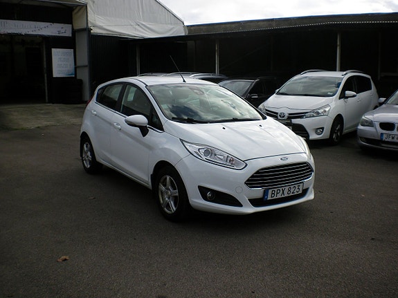 Ford Fiesta 2 of 5
