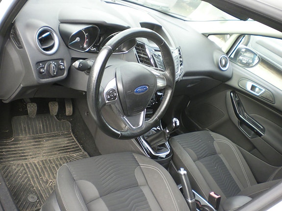 Ford Fiesta 6 of 11