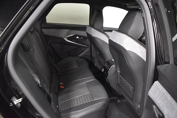 Peugeot e-3008 12 of 24