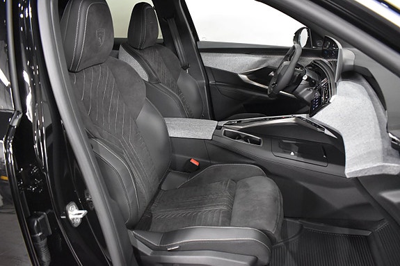 Peugeot e-3008 13 of 24