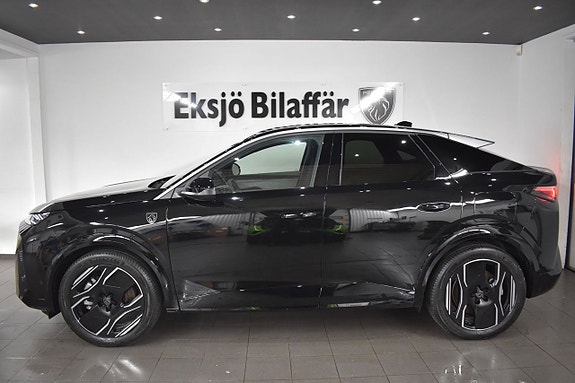Peugeot e-3008 3 of 5